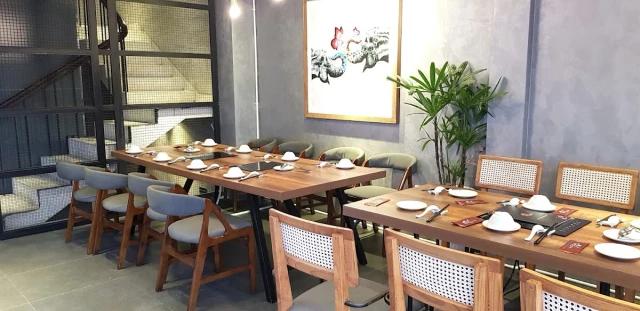 Rakuen Hotpot - Lê Văn Sỹ - không gian 4