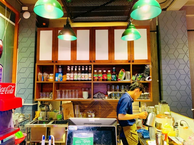 Rakuen Hotpot - Lê Văn Sỹ - không gian 5