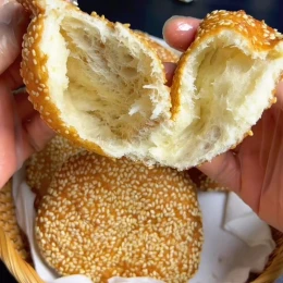 Bánh tiêu mè kiểu Sài Gòn