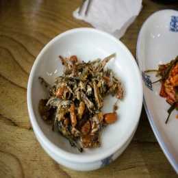Cá cơm kho khô