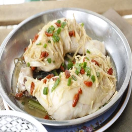 Gà hấp hành