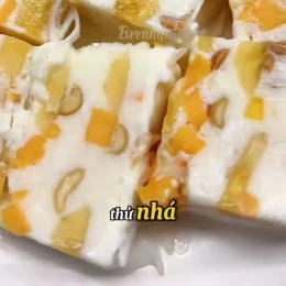 Kem chuối tuổi thơ khay mít dừa