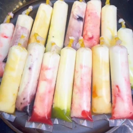 Kem sữa chua túi trái cây