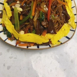 Miến trộn kiểu Hàn Quốc thịt bò