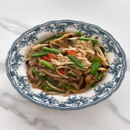 Công thức và cách làm món nấm đùi gà xào sa tế