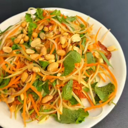 Nộm đu đủ cà rốt bò khô