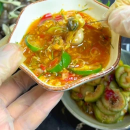 Nước mắm gừng sả chấm ốc