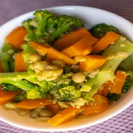 Rau củ hấp chấm chao