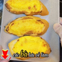 Công thức và cách làm món sốt phô mai ngọt phết bánh mì nướng