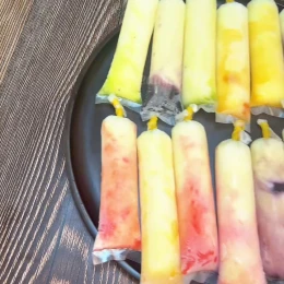Công thức và cách làm món sữa chua túi trái cây tự ủ đón hè