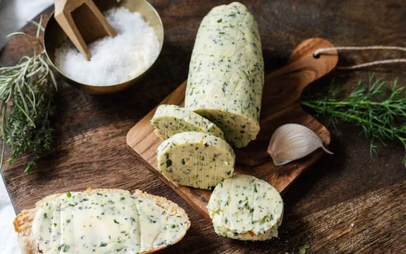 bánh mì bơ tỏi