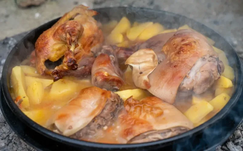 g&agrave; kh&igrave;a nước dừa