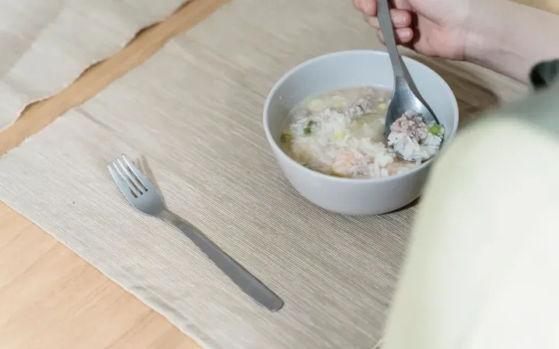 bữa s&aacute;ng cho b&eacute; đi học