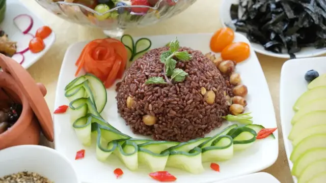 Ăn uống tốt cho đại tr&agrave;ng: thực phẩm n&ecirc;n ăn v&agrave; th&oacute;i quen cần bỏ