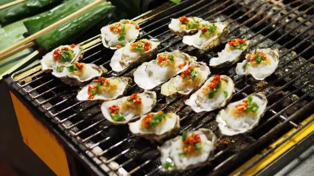 C&aacute;ch chọn h&agrave;u tươi ngon v&agrave; sơ chế sạch, an to&agrave;n tại nh&agrave;