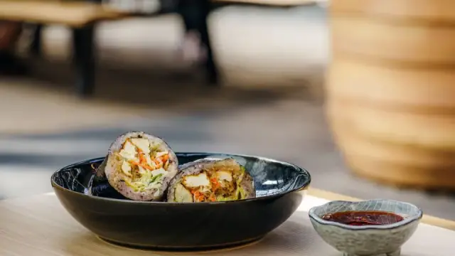 Chả chay cuốn rong biển: cách làm giòn thơm, đưa cơm