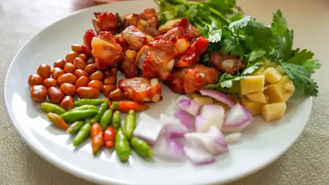 Gỏi mít non thịt ba chỉ: món trộn dân dã đậm vị tuổi thơ