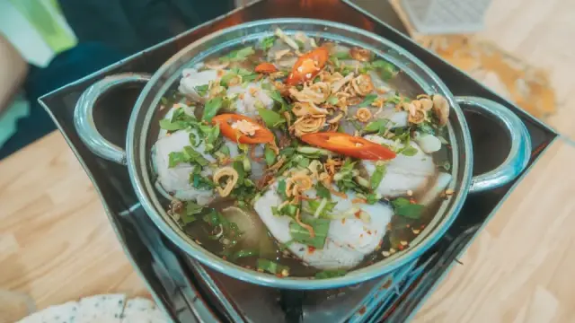 Lẩu cá viên nấu sấu chua thanh chuẩn vị Hà Nội tại nhà
