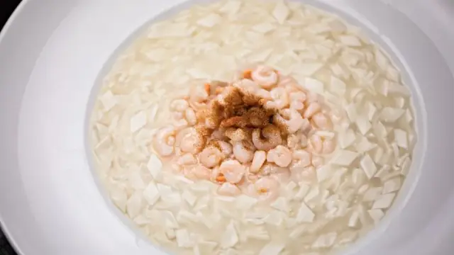 Lẩu sữa đậu nành hải sản: nước dùng béo thanh, dễ nấu tại nhà