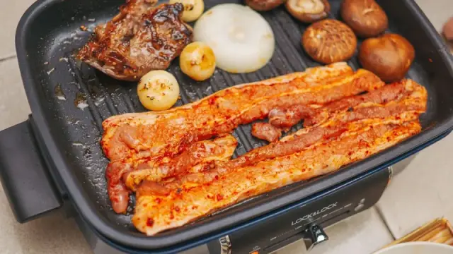 Nồi lẩu nướng đa năng: 6 món ngon cho bữa tiệc cuối tuần tại nhà