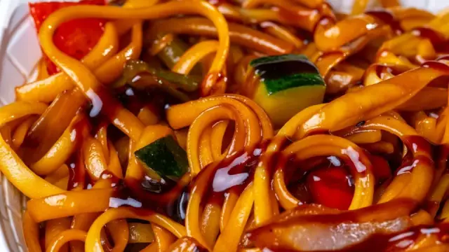 Nui xào chay thập cẩm: cách làm tơi ngon, nhiều rau củ nấm