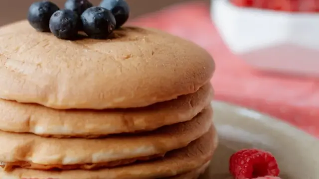 Pancake bữa sáng cho dân văn phòng: làm 15 phút, mềm xốp