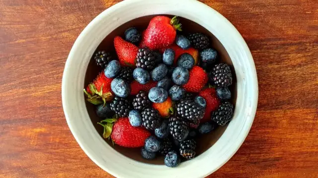 Quả mọng nào tốt nhất? So sánh 7 loại berry và cách ăn hợp lý