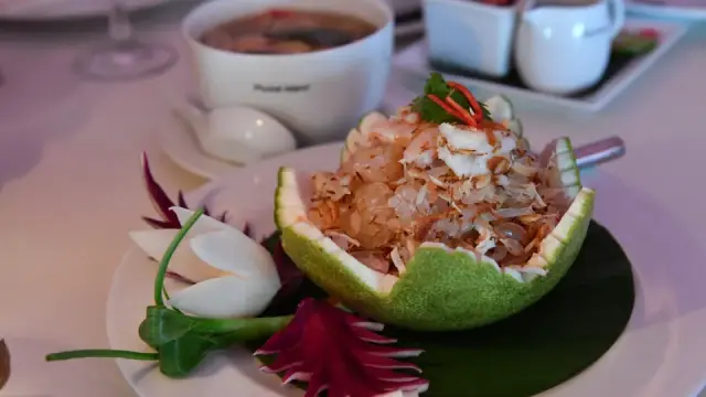 Thực đơn Trung thu 4 món sum vầy: gỏi bưởi, gà nướng, canh, chè