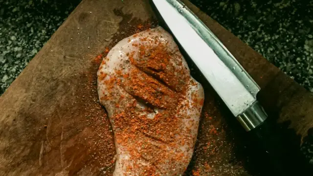 Thực phẩm không nên ăn sống: 12 loại cần nấu chín kỹ để an toàn