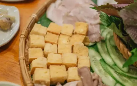 Nguyễn Văn Dực - Lệ Mật