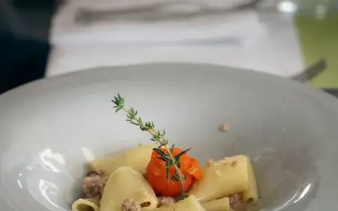 Huyen Thu Winecellar & Steakhouse - Hàm Long