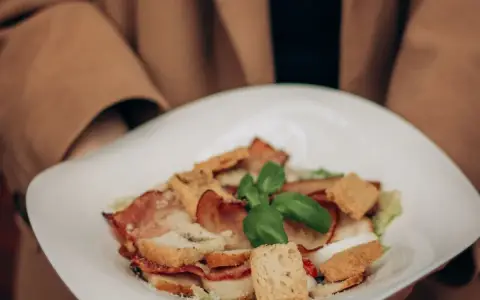 Ngói Vàng Steak - An Phú