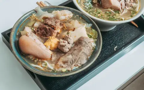 Bếp Khói - Ngoại Giao Đoàn