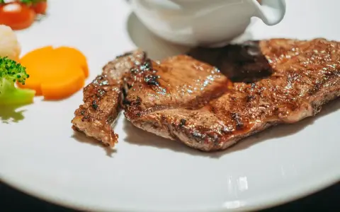 Le Monde Steak - Hoàng Cầu