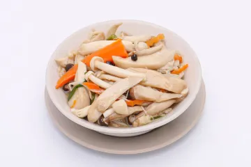 Nấm xào rau củ