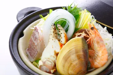 Lẩu hải sản nghêu và tôm