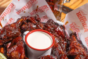 Cánh gà BBQ với sốt kem