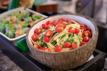 Gỏi đu đủ trong gáo dừa