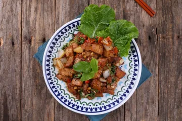 Thịt heo xào rau củ