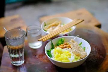 Bún Huế rau xanh