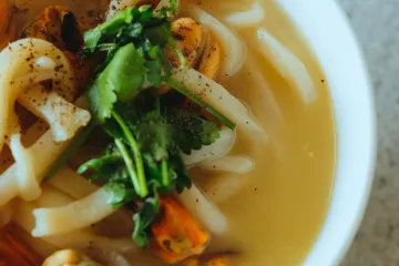 Bún hải sản rau thơm