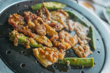 Thịt và đậu bắp nướng