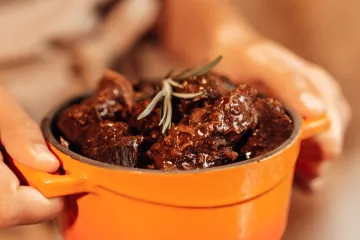 Bò hầm hương thảo