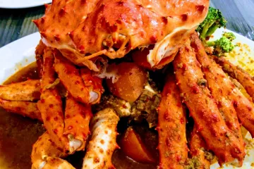 Cua hấp với bông cải xanh