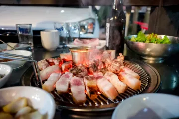Thịt nướng xèo xèo bốc khói