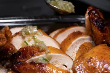 Ức gà quay sốt tỏi