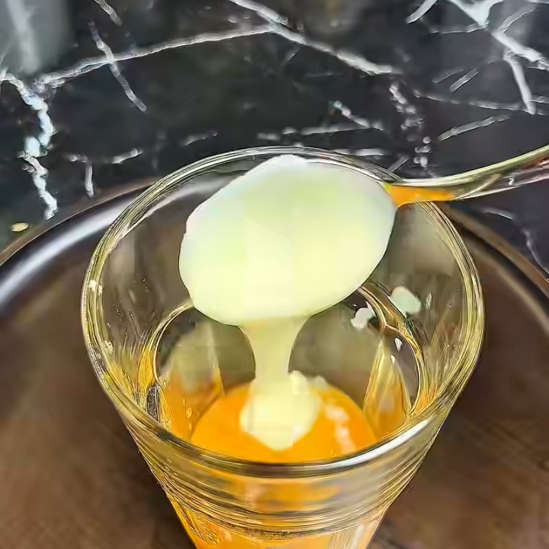 Thêm đường và sữa đặc