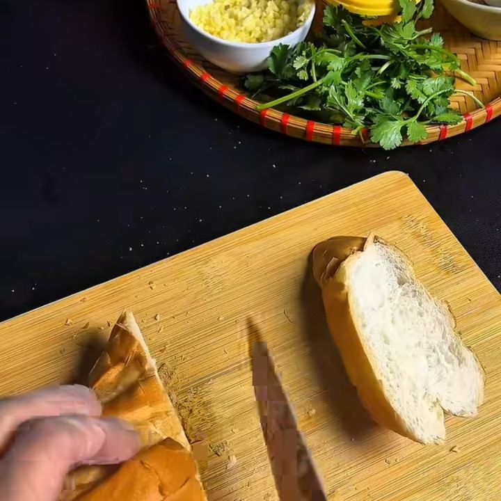 Cắt bánh mì