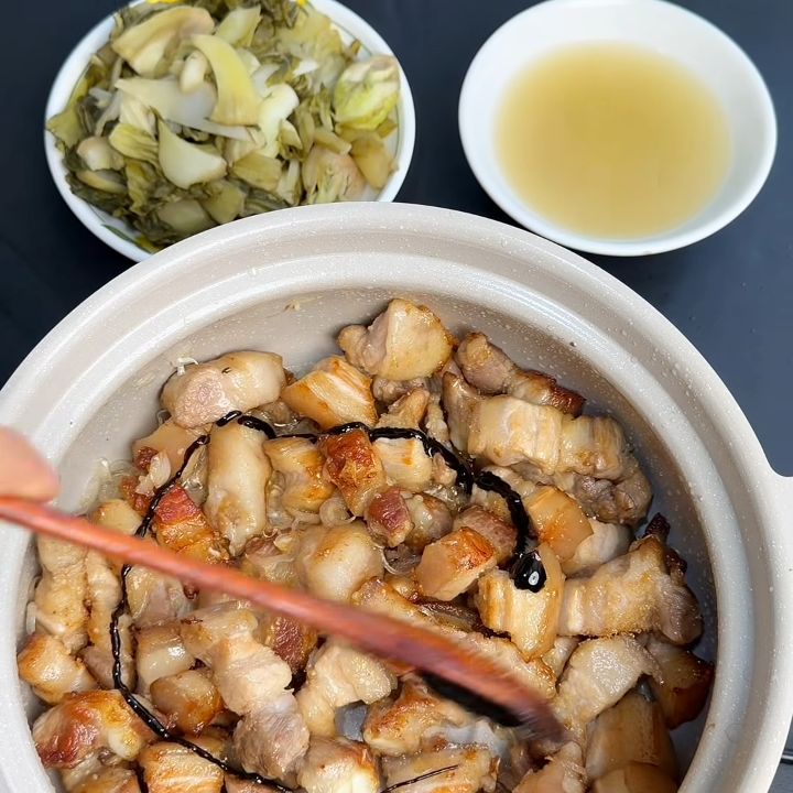 Thêm nước màu