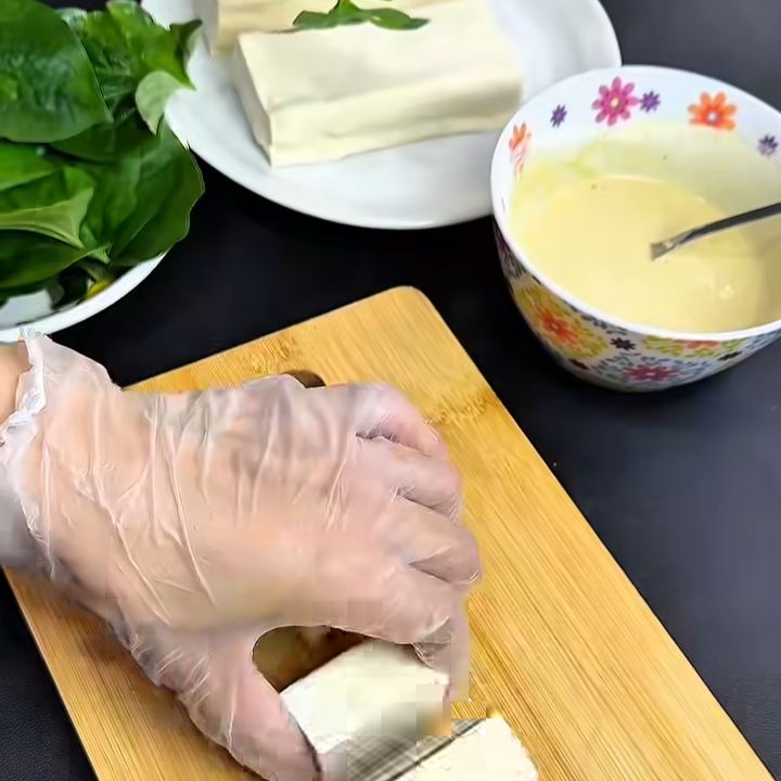 Cắt đậu phụ
